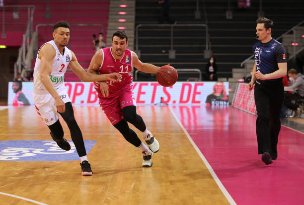 前的联赛中 前的联赛中