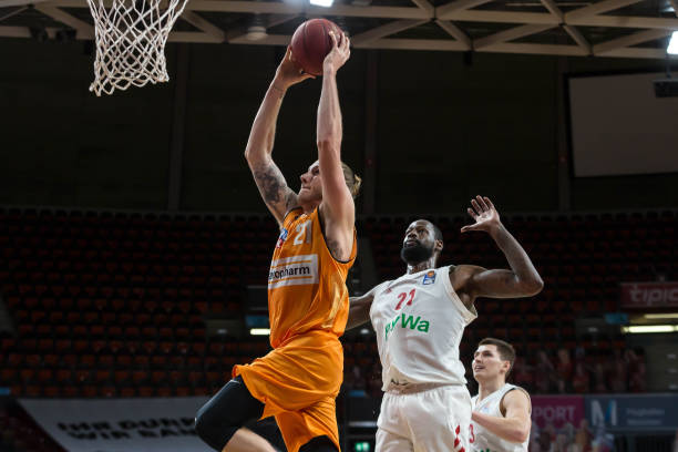 防守与中卫 防守与中卫